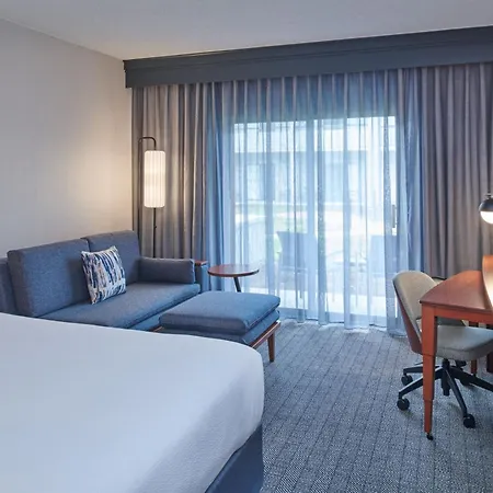 Courtyard By Marriott Detroit Livonia Hotel Exterior photo